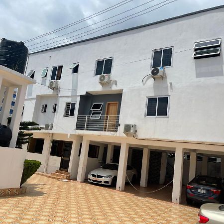 Bonsukoda Lodge Madina Luaran gambar