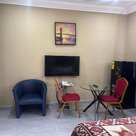 Bonsukoda Lodge Madina Luaran gambar