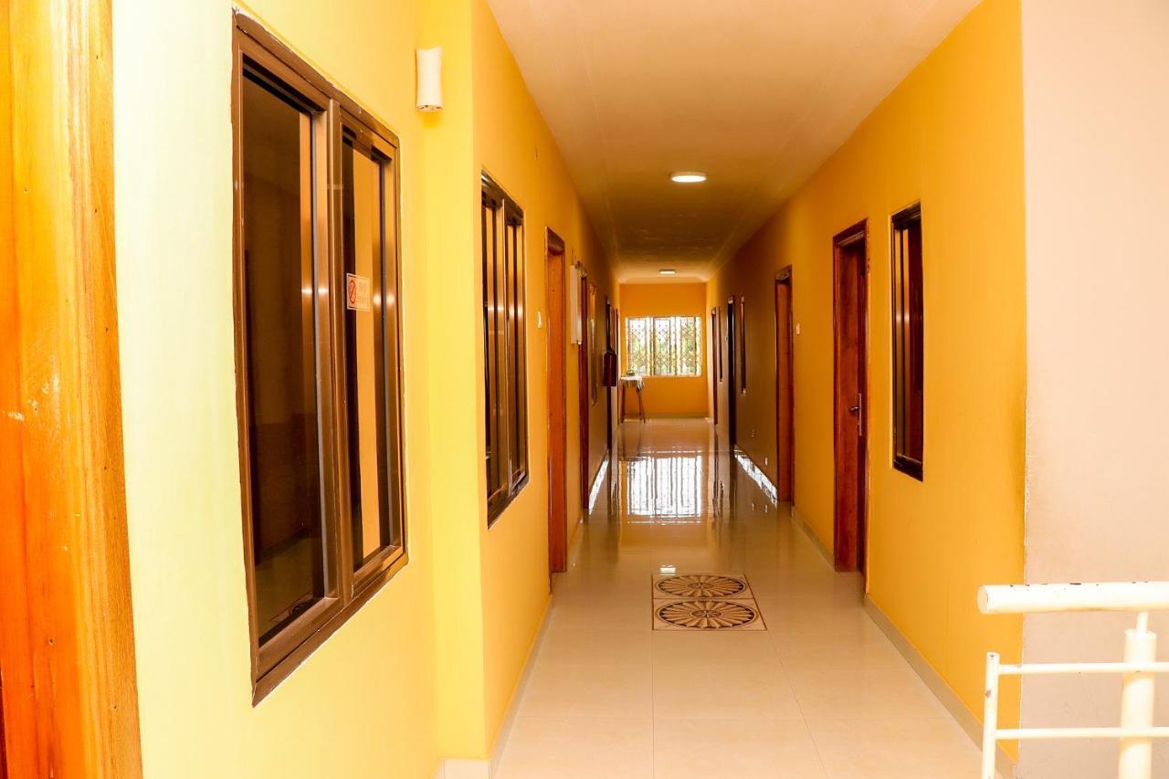 Bonsukoda Lodge Madina Luaran gambar