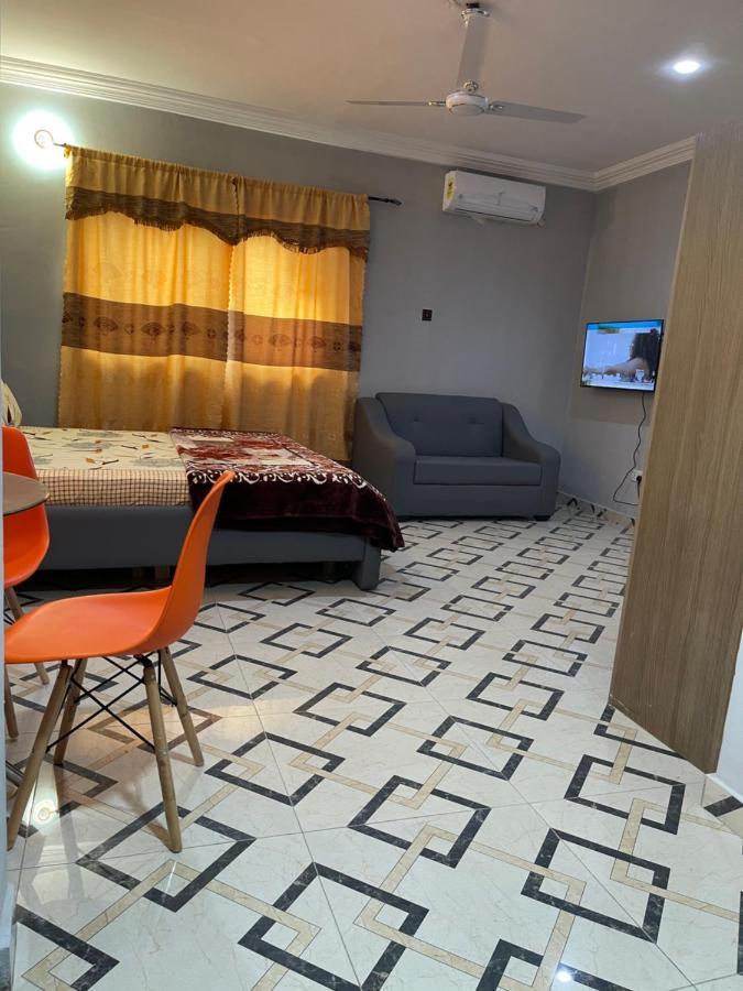 Bonsukoda Lodge Madina Luaran gambar