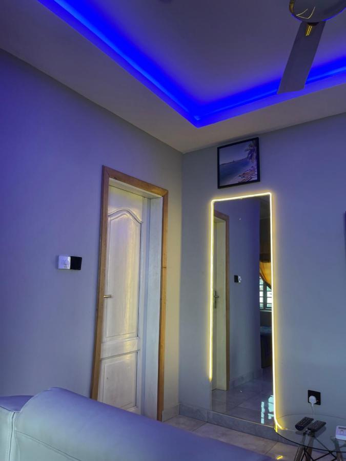 Bonsukoda Lodge Madina Luaran gambar