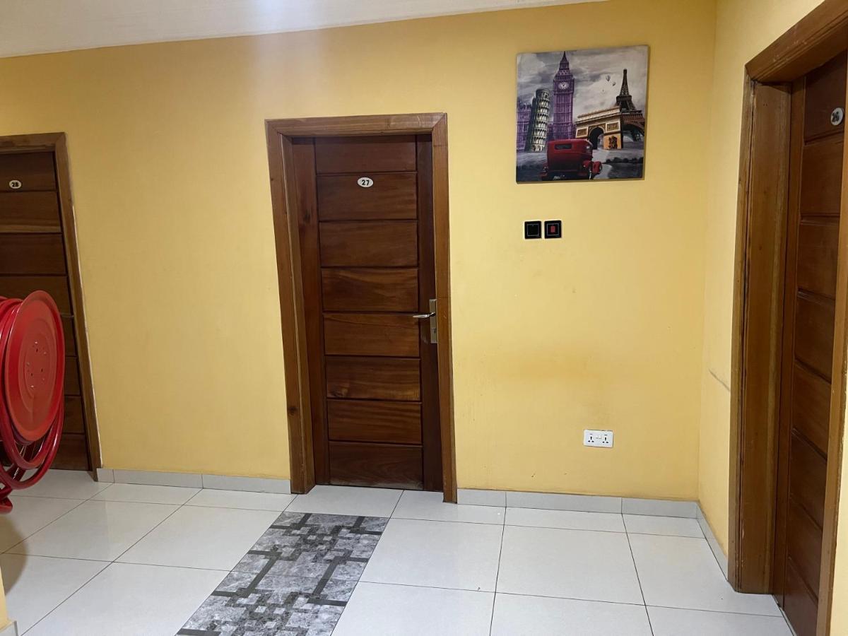 Bonsukoda Lodge Madina Luaran gambar