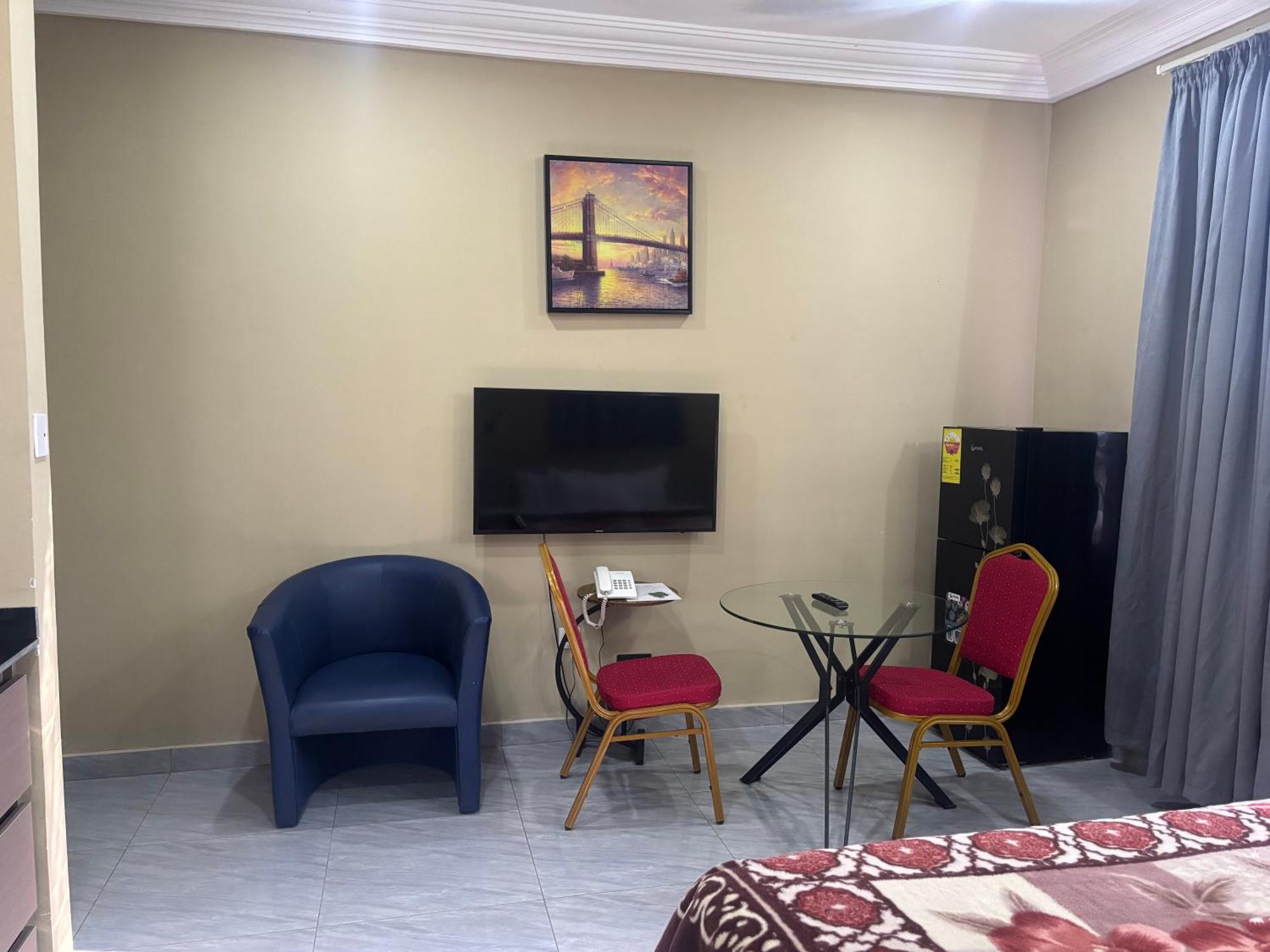 Bonsukoda Lodge Madina Luaran gambar