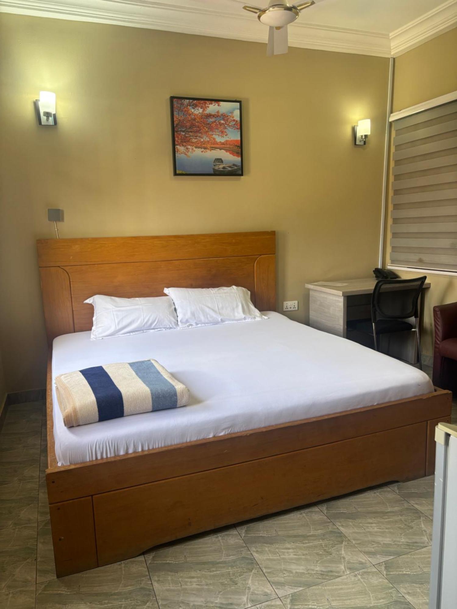 Bonsukoda Lodge Madina Luaran gambar