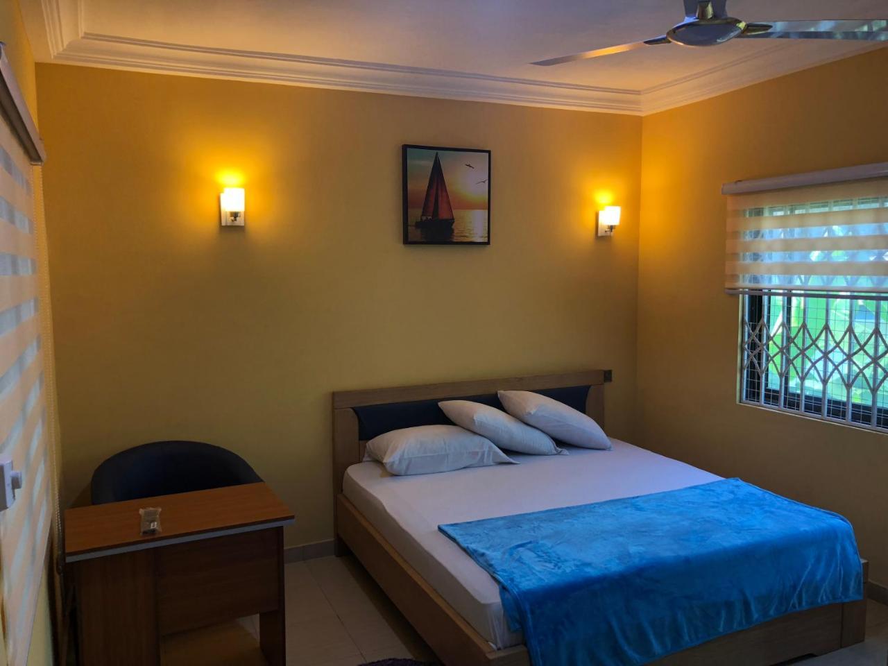 Bonsukoda Lodge Madina Luaran gambar