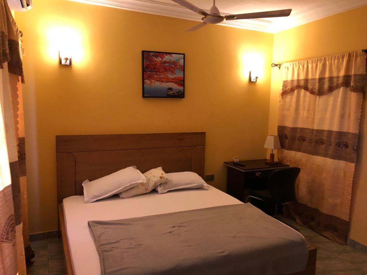 Bonsukoda Lodge Madina Luaran gambar