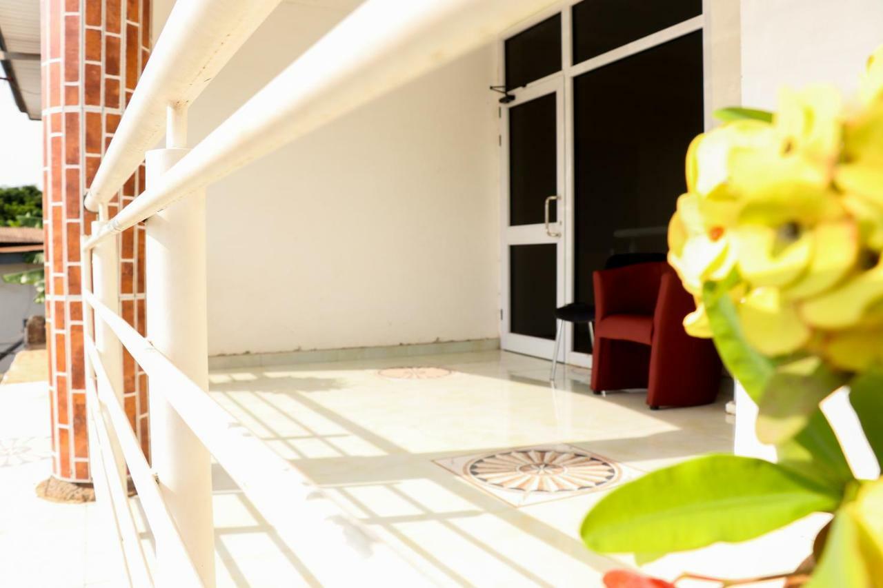 Bonsukoda Lodge Madina Luaran gambar